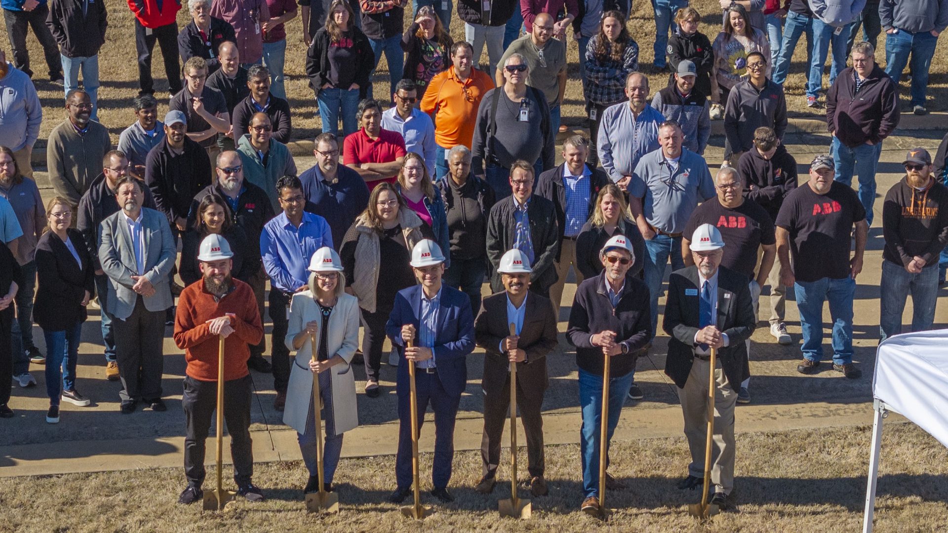 Jacques Mulbert, President, ABB Measurement & Analytics (third from left) takes part in the groundbreaking ceremony in Bartlesville.