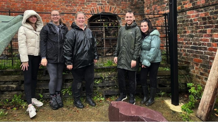 Leep Salford voluteering at Heaton Park 