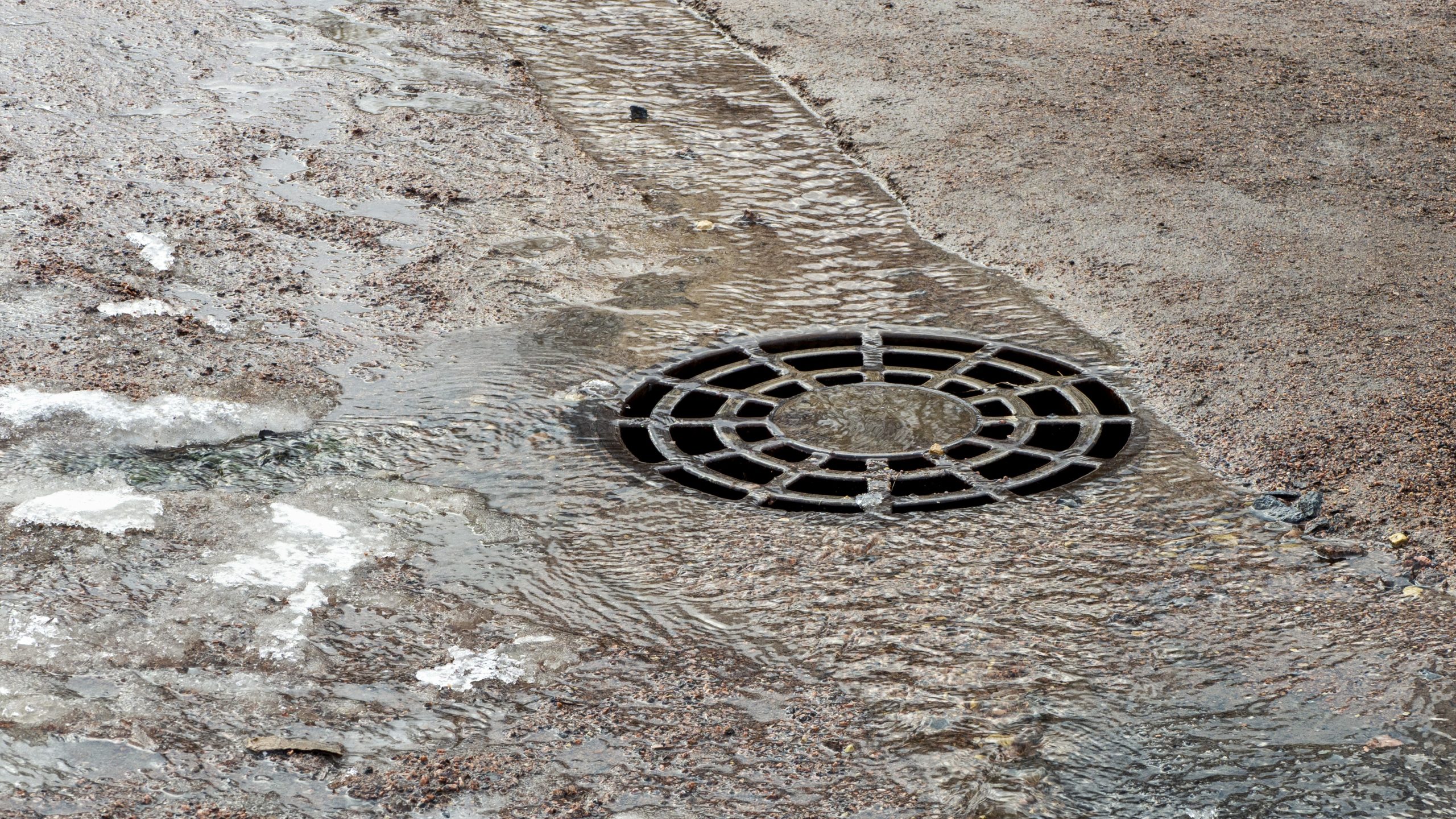 Stormwater running into drainage systems from highways risks urban pollution.